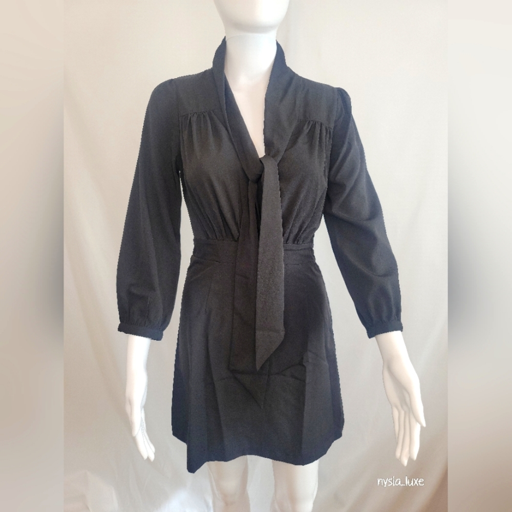H&M; Mini Dress with Long Sleeves and Bow-Neck; Black; US 4